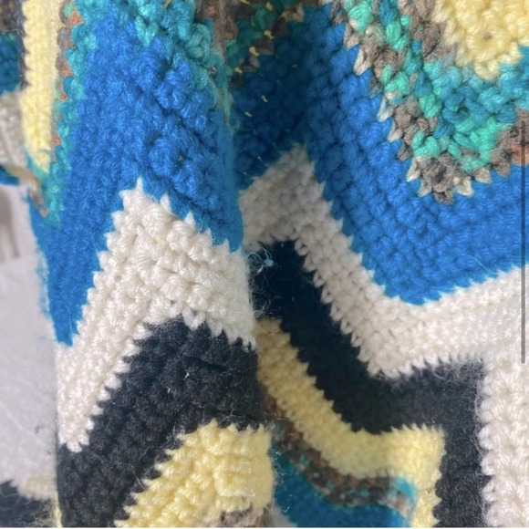 Vintage Handmade Crochet Blue Yellow Black Chevron Stripes Afghan  Throw Blanket - Picture 4 of 12